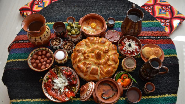 Генезис на българския вкус: Пълно ръководство за философията на готвенето и магията на съдовете