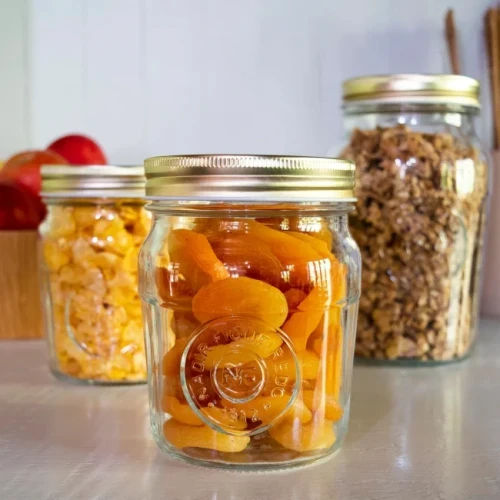 Стъклен буркан